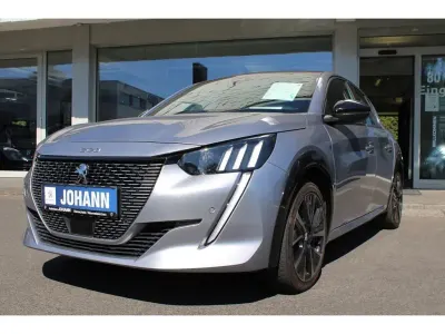 Gebraucht Peugeot e-208 GT 100 kW (136 PS) 2023 Silber Kleinwagen