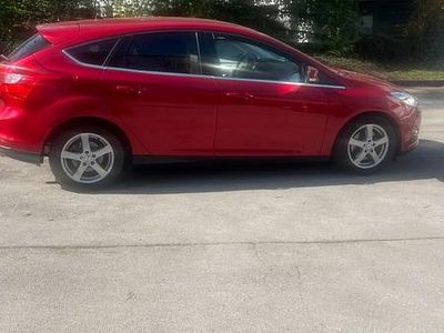 Second-hand Ford Focus Titanium 150 CP (110 kW) 2011 Roșu Berlinǎ