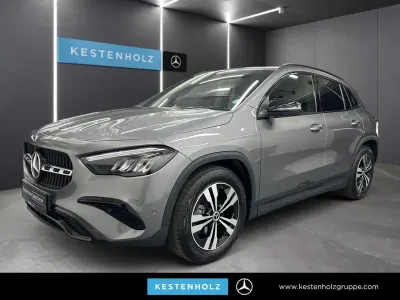 Neu Mercedes GLA200 Night 163 PS (119 kW) 2026 Grau SUV