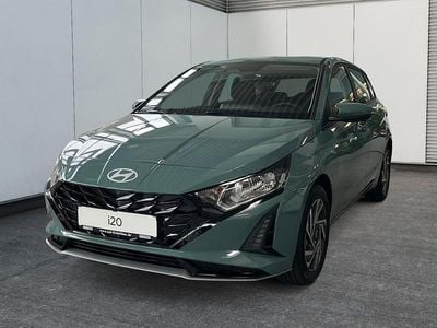 Neu Hyundai i20 Trend 101 PS (74 kW) 2025 Mangrove green Kleinwagen