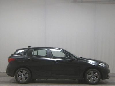 Schwarz Gebraucht 2020 BMW 118 Comfort Edition Kleinwagen | 16.780 € (Superpreis)