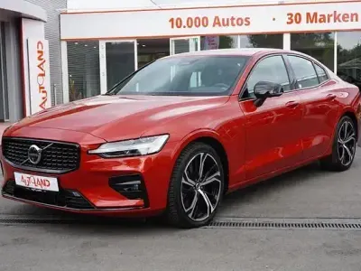 Gebraucht Volvo S60 Ultimate 250 PS (183 kW) 2023 Rot Limousine