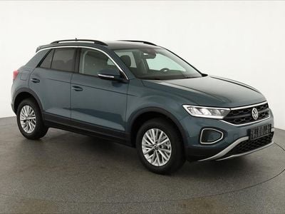 Nouă VW T-Roc Life 150 CP (110 kW) 2025 Albastru SUV