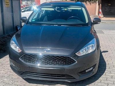 Usata Ford Focus 125 CV (91 kW) 2018 Grigio Station wagon