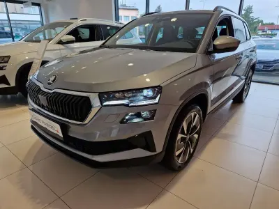 Neu Skoda Karoq Dynamic 150 PS (110 kW) 2026 Smokey diamond silber metallic SUV