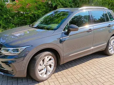 Gebraucht VW Tiguan Elegance 200 PS (147 kW) 2021 Grau SUV