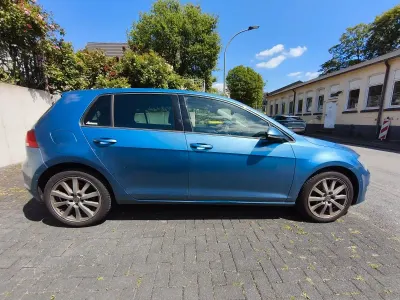 Gebraucht VW Golf VII Trendline 105 PS (77 kW) 2014 Blau Limousine