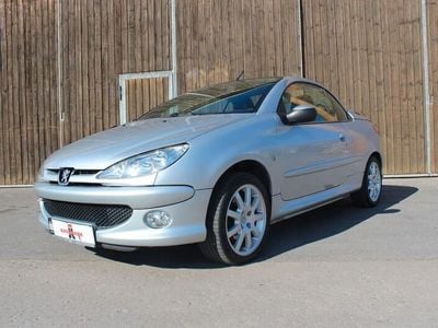 Grau Gebraucht 2005 Peugeot 206 CC Filou Cabrio | 1.999 € (Fairer Preis)