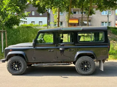 Gebraucht Land Rover Defender SE 122 PS (89 kW) 2012 Schwarz Kombi