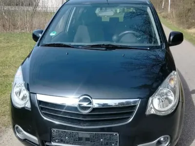 Gebraucht Opel Agila 65 PS (47 kW) 2010 Schwarz Kleinwagen