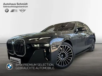 Gebraucht BMW M760e M Sport 381 PS (280 kW) 2025 Bmw individual dravitgrau Limousine
