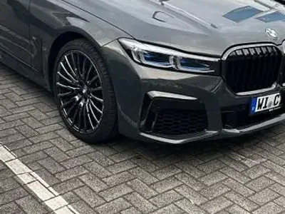 Gebraucht BMW 750 M Sport 530 PS (389 kW) 2019 Grau Limousine