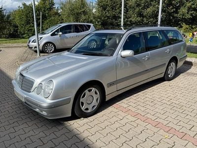 Mercedes E200