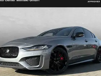 Usata Jaguar XE R-Dynamic 250 CV (183 kW) 2025 Grigio Berlina