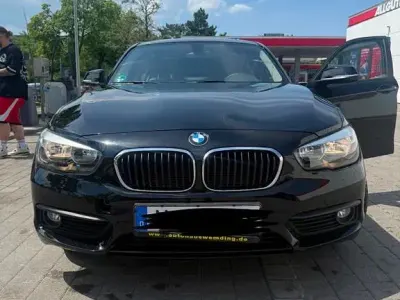 Gebraucht BMW 118 Advantage 136 PS (100 kW) 2018 Schwarz Limousine