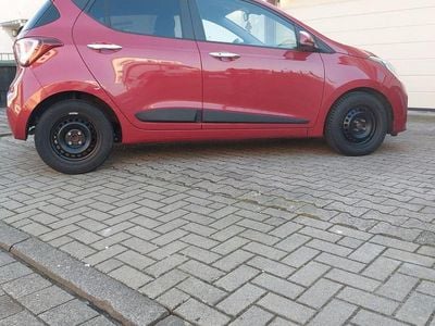 Usata Hyundai i10 Passion 87 CV (63 kW) 2017 Rosso Utilitaria