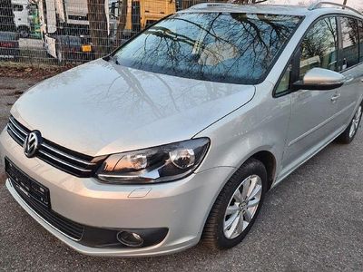 Gebraucht VW Touran Highline 105 PS (77 kW) 2010 Gold Van / Kleinbus