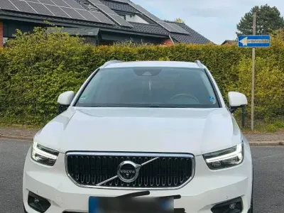 Gebraucht Volvo XC40 Momentum 150 PS (110 kW) 2019 Weiß SUV