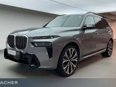 Gebraucht BMW X7 M Sport 352 PS (258 kW) 2025 Skyscraper grau metallic SUV