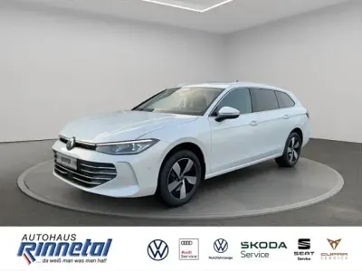 Neu VW Passat Business 150 PS (110 kW) 2025 Weiß Kombi