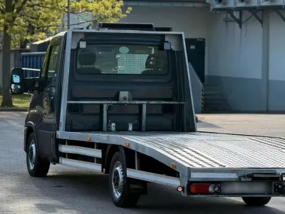Usata Iveco Daily 180 CV (132 kW) 2021 Grigio Berlina
