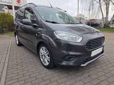 Gebraucht Ford Tourneo Titanium 101 PS (74 kW) 2018 Grau Kombi
