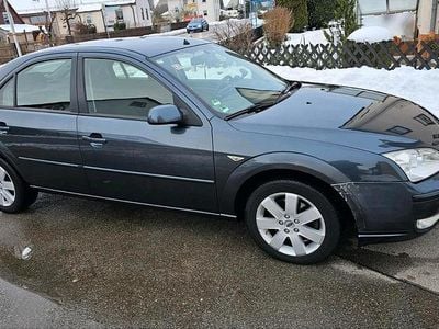 Grau Gebraucht 2006 Ford Mondeo Limousine | 2.599 € (Fairer Preis)