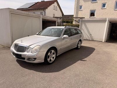 Usata Mercedes E220 Avantgarde 170 CV (125 kW) 2007 Argento Berlina