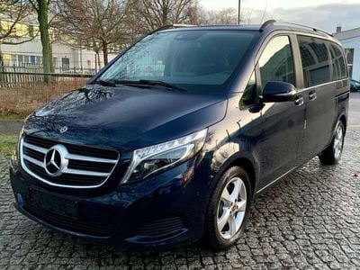 Mercedes V220