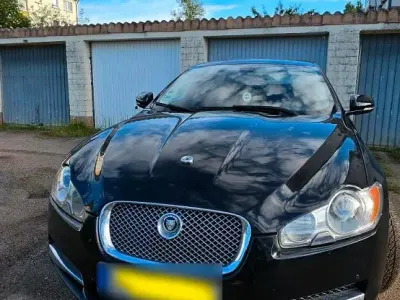 Gebraucht Jaguar XF 211 PS (155 kW) 2011 Schwarz Limousine