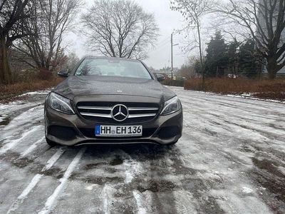 Braun Gebraucht 2017 Mercedes C220 Avantgarde Limousine | 17.500 € (Fairer Preis)