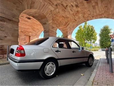 Mercedes C180
