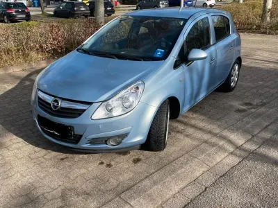 Usata Opel Corsa 69 CV (50 kW) 2009 Blu Utilitaria