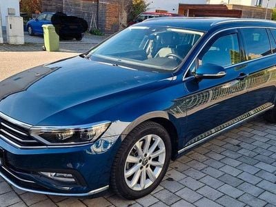 Blau Gebraucht 2020 VW Passat Elegance Kombi | 19.700 € (Fairer Preis)