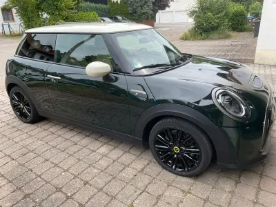 Gebraucht Mini Cooper SE Resolute Edition 135 kW (184 PS) 2023 Grün Kleinwagen