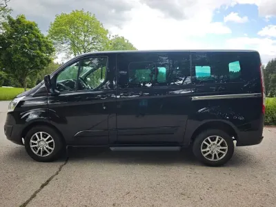 Gebraucht Ford Tourneo 155 PS (114 kW) 2013 Schwarz Van / Kleinbus