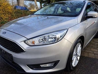 Gebraucht Ford Focus Business Edition 125 PS (91 kW) 2016 Silber metallic Kombi
