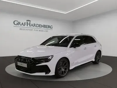 Gebraucht Audi RS3 Sportback Comfort 400 PS (294 kW) 2026 Arkonaweiß Kleinwagen