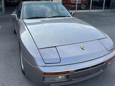 Second-hand Porsche 944 Turbo S 220 CP (161 kW) 1988 Argintiu Coupe