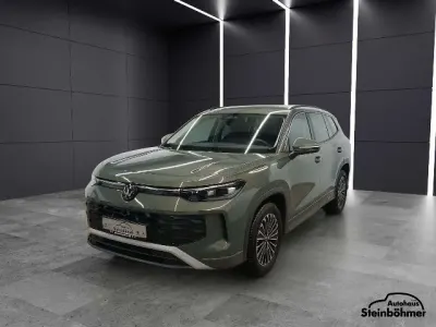 Second-hand VW Tayron Life 150 CP (110 kW) 2025 Verde SUV