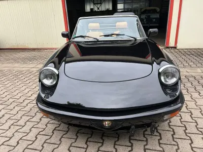 Gebraucht Alfa Romeo Spider 120 PS (88 kW) 1990 Schwarz Cabrio
