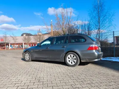 Gebraucht BMW 525 166 PS (122 kW) 2007 Grau Kombi