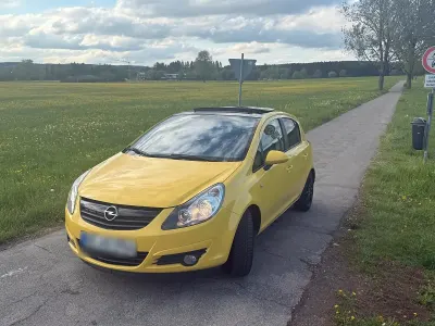 Używany Opel Corsa Color Edition 101 KM (74 kW) 2010 Żółty Hatchback