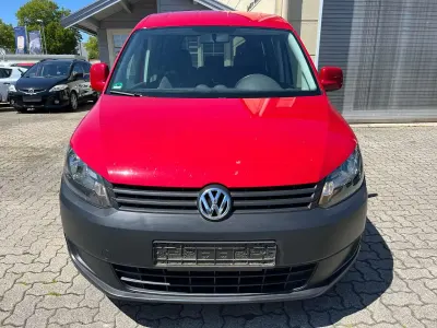 Gebraucht VW Caddy Trendline 86 PS (63 kW) 2014 Salsa red Van / Kleinbus