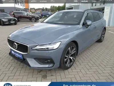 Używany Volvo V60 Core 163 KM (119 kW) 2024 Szary Kombi