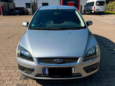 Gebraucht Ford Focus 116 PS (85 kW) 2005 Silber Limousine