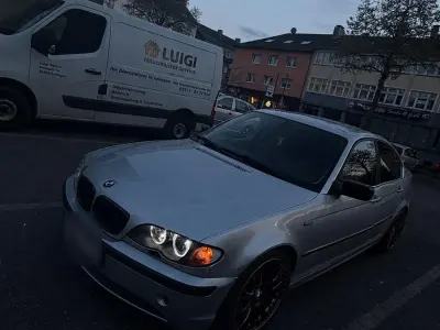 Używany BMW 330 184 KM (135 kW) 2003 Srebrny Sedan/Limuzyna