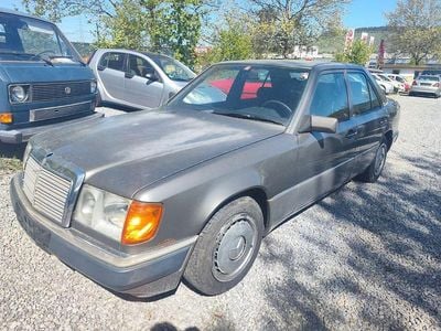 Usata Mercedes 200 75 CV (55 kW) 1992 Grigio Berlina