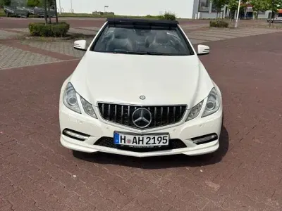 Gebraucht Mercedes E250 Avantgarde 204 PS (150 kW) 2012 Weiß Cabrio