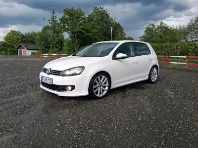 Gebraucht VW Golf VI 122 PS (89 kW) 2009 Weiß Kleinwagen